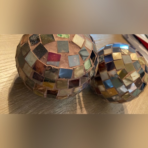 Set of Decorative Balls - Picture 3 of 7